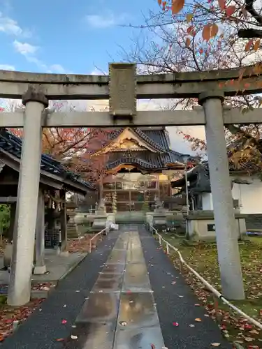 高皇産霊神社の鳥居