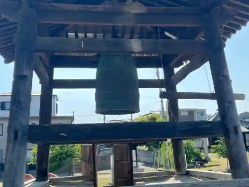 家原寺の{uncategorized: "未分類", other: "その他", undefined: "問題あり", building: "その他建物", grave: "お墓", sacred_gate: "鳥居", guardian: "狛犬", statue: "像", buddha: "仏像", history: "歴史", nature: "自然", garden: "庭園", animal: "動物", pagoda: "塔", temizu: "手水舎", mountain_gate: "山門・神門", sanctuary: "本殿・本堂", subordinate: "末社・摂社", art: "芸術", scenery: "景色", jizo: "地蔵", ema: "絵馬", goshuin: "御朱印", omikuji: "おみくじ", items: "授与品その他", amulet: "お守り", goshuincho: "御朱印帳", eats: "食事", festival: "お祭り", votive_dance: "神楽", shichigosan: "七五三参", wedding: "結婚式", experience: "体験その他", initially: "初詣", around: "周辺", anti_infection: "感染症対策"}