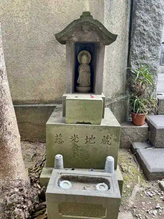 了源院の{uncategorized: "未分類", other: "その他", undefined: "問題あり", building: "その他建物", grave: "お墓", sacred_gate: "鳥居", guardian: "狛犬", statue: "像", buddha: "仏像", history: "歴史", nature: "自然", garden: "庭園", animal: "動物", pagoda: "塔", temizu: "手水舎", mountain_gate: "山門・神門", sanctuary: "本殿・本堂", subordinate: "末社・摂社", art: "芸術", scenery: "景色", jizo: "地蔵", ema: "絵馬", goshuin: "御朱印", omikuji: "おみくじ", items: "授与品その他", amulet: "お守り", goshuincho: "御朱印帳", eats: "食事", festival: "お祭り", votive_dance: "神楽", shichigosan: "七五三参", wedding: "結婚式", experience: "体験その他", initially: "初詣", around: "周辺", anti_infection: "感染症対策"}