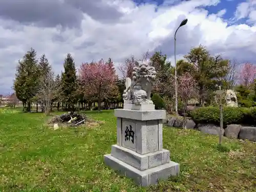 千代ヶ岡神社の狛犬