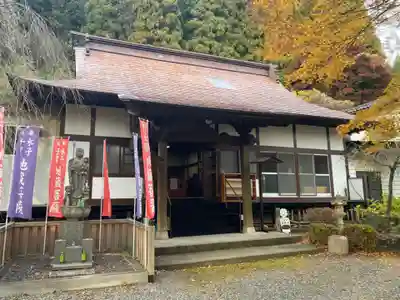 長根寺の本殿・本堂