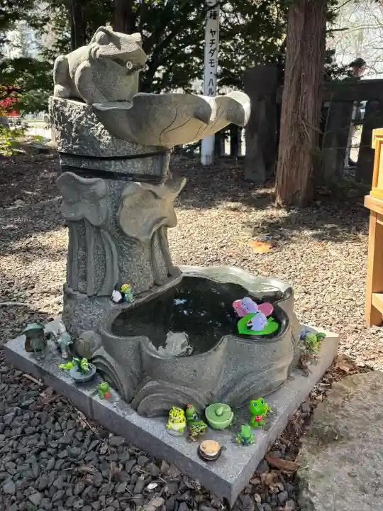 札幌諏訪神社の{uncategorized: "未分類", other: "その他", undefined: "問題あり", building: "その他建物", grave: "お墓", sacred_gate: "鳥居", guardian: "狛犬", statue: "像", buddha: "仏像", history: "歴史", nature: "自然", garden: "庭園", animal: "動物", pagoda: "塔", temizu: "手水舎", mountain_gate: "山門・神門", sanctuary: "本殿・本堂", subordinate: "末社・摂社", art: "芸術", scenery: "景色", jizo: "地蔵", ema: "絵馬", goshuin: "御朱印", omikuji: "おみくじ", items: "授与品その他", amulet: "お守り", goshuincho: "御朱印帳", eats: "食事", festival: "お祭り", votive_dance: "神楽", shichigosan: "七五三参", wedding: "結婚式", experience: "体験その他", initially: "初詣", around: "周辺", anti_infection: "感染症対策"}