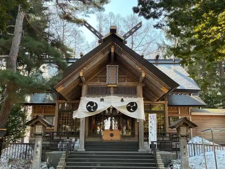 大谷地神社の{uncategorized: "未分類", other: "その他", undefined: "問題あり", building: "その他建物", grave: "お墓", sacred_gate: "鳥居", guardian: "狛犬", statue: "像", buddha: "仏像", history: "歴史", nature: "自然", garden: "庭園", animal: "動物", pagoda: "塔", temizu: "手水舎", mountain_gate: "山門・神門", sanctuary: "本殿・本堂", subordinate: "末社・摂社", art: "芸術", scenery: "景色", jizo: "地蔵", ema: "絵馬", goshuin: "御朱印", omikuji: "おみくじ", items: "授与品その他", amulet: "お守り", goshuincho: "御朱印帳", eats: "食事", festival: "お祭り", votive_dance: "神楽", shichigosan: "七五三参", wedding: "結婚式", experience: "体験その他", initially: "初詣", around: "周辺", anti_infection: "感染症対策"}