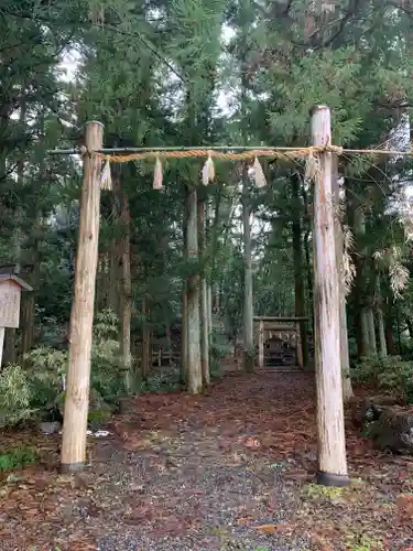 朝鳥大明神の鳥居