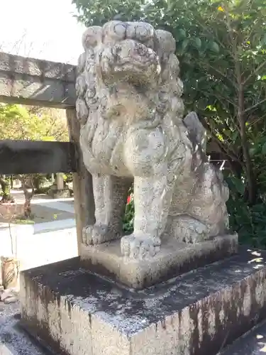 三輪神社の狛犬