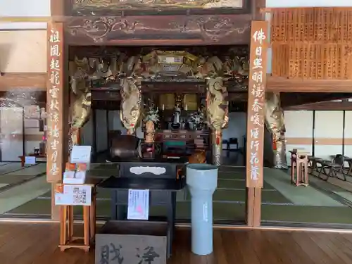 明鏡山龍雲寺の本殿