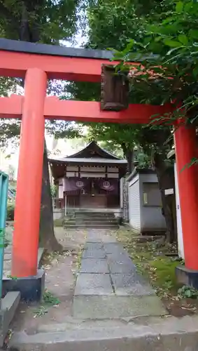 出世稲荷神社（春日稲荷神社）の鳥居