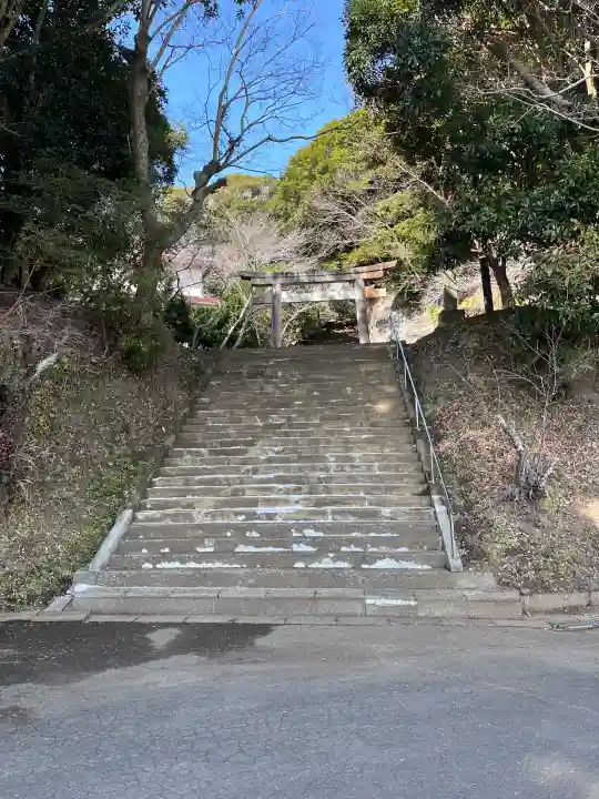 下立松原神社の{uncategorized: "未分類", other: "その他", undefined: "問題あり", building: "その他建物", grave: "お墓", sacred_gate: "鳥居", guardian: "狛犬", statue: "像", buddha: "仏像", history: "歴史", nature: "自然", garden: "庭園", animal: "動物", pagoda: "塔", temizu: "手水舎", mountain_gate: "山門・神門", sanctuary: "本殿・本堂", subordinate: "末社・摂社", art: "芸術", scenery: "景色", jizo: "地蔵", ema: "絵馬", goshuin: "御朱印", omikuji: "おみくじ", items: "授与品その他", amulet: "お守り", goshuincho: "御朱印帳", eats: "食事", festival: "お祭り", votive_dance: "神楽", shichigosan: "七五三参", wedding: "結婚式", experience: "体験その他", initially: "初詣", around: "周辺", anti_infection: "感染症対策"}