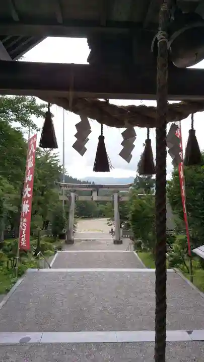 八海山尊神社の鳥居
