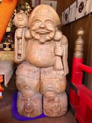 湯倉神社の像