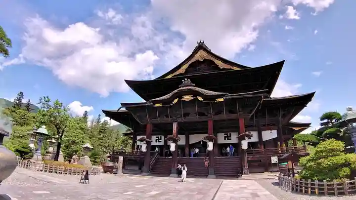 善光寺の本殿・本堂