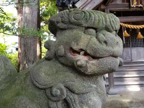 諏訪神社の狛犬