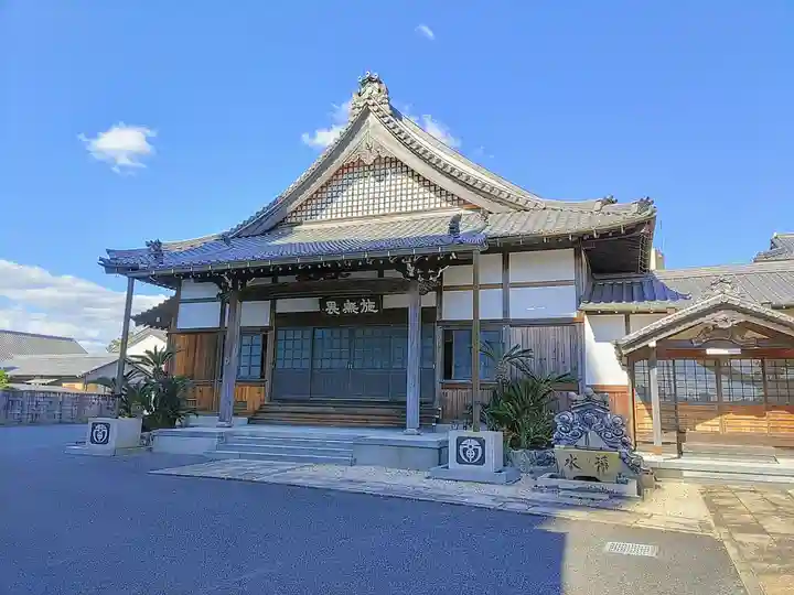 常楽寺の本殿・本堂