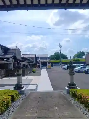 笠松別院の{uncategorized: "未分類", other: "その他", undefined: "問題あり", building: "その他建物", grave: "お墓", sacred_gate: "鳥居", guardian: "狛犬", statue: "像", buddha: "仏像", history: "歴史", nature: "自然", garden: "庭園", animal: "動物", pagoda: "塔", temizu: "手水舎", mountain_gate: "山門・神門", sanctuary: "本殿・本堂", subordinate: "末社・摂社", art: "芸術", scenery: "景色", jizo: "地蔵", ema: "絵馬", goshuin: "御朱印", omikuji: "おみくじ", items: "授与品その他", amulet: "お守り", goshuincho: "御朱印帳", eats: "食事", festival: "お祭り", votive_dance: "神楽", shichigosan: "七五三参", wedding: "結婚式", experience: "体験その他", initially: "初詣", around: "周辺", anti_infection: "感染症対策"}