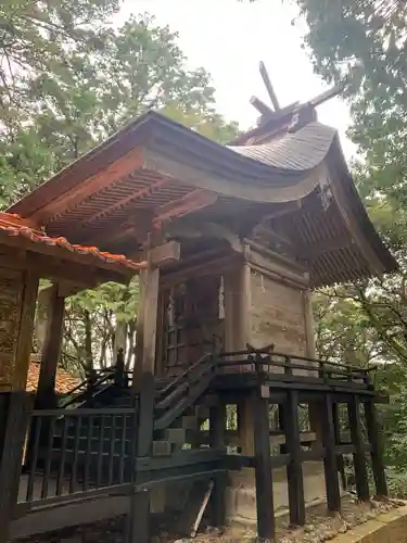 天日名鳥命神社の本殿