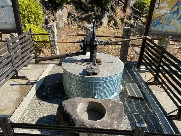 鳩森八幡神社の{uncategorized: "未分類", other: "その他", undefined: "問題あり", building: "その他建物", grave: "お墓", sacred_gate: "鳥居", guardian: "狛犬", statue: "像", buddha: "仏像", history: "歴史", nature: "自然", garden: "庭園", animal: "動物", pagoda: "塔", temizu: "手水舎", mountain_gate: "山門・神門", sanctuary: "本殿・本堂", subordinate: "末社・摂社", art: "芸術", scenery: "景色", jizo: "地蔵", ema: "絵馬", goshuin: "御朱印", omikuji: "おみくじ", items: "授与品その他", amulet: "お守り", goshuincho: "御朱印帳", eats: "食事", festival: "お祭り", votive_dance: "神楽", shichigosan: "七五三参", wedding: "結婚式", experience: "体験その他", initially: "初詣", around: "周辺", anti_infection: "感染症対策"}