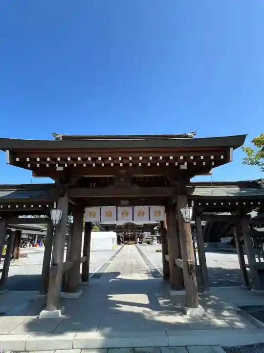 白鷺神社の{uncategorized: "未分類", other: "その他", undefined: "問題あり", building: "その他建物", grave: "お墓", sacred_gate: "鳥居", guardian: "狛犬", statue: "像", buddha: "仏像", history: "歴史", nature: "自然", garden: "庭園", animal: "動物", pagoda: "塔", temizu: "手水舎", mountain_gate: "山門・神門", sanctuary: "本殿・本堂", subordinate: "末社・摂社", art: "芸術", scenery: "景色", jizo: "地蔵", ema: "絵馬", goshuin: "御朱印", omikuji: "おみくじ", items: "授与品その他", amulet: "お守り", goshuincho: "御朱印帳", eats: "食事", festival: "お祭り", votive_dance: "神楽", shichigosan: "七五三参", wedding: "結婚式", experience: "体験その他", initially: "初詣", around: "周辺", anti_infection: "感染症対策"}