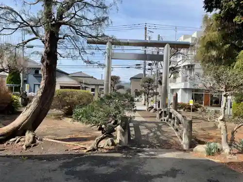 日々神社の鳥居