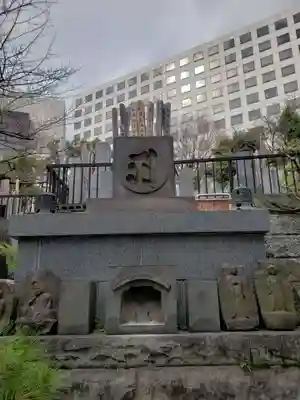 瑠璃光寺(東京都)