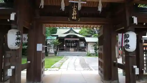 小岩神社の山門・神門