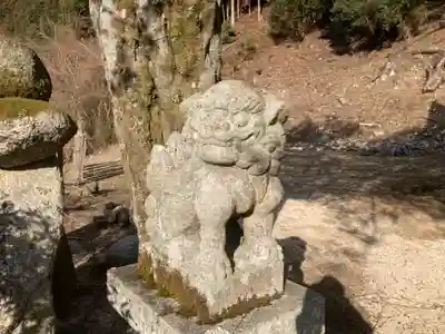 新田神社の狛犬