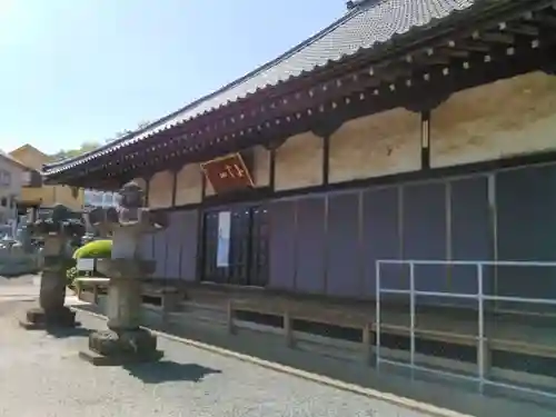 泉藏院の本殿・本堂