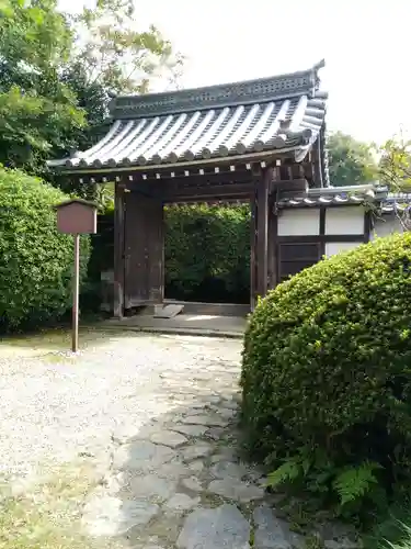 長岳寺の山門