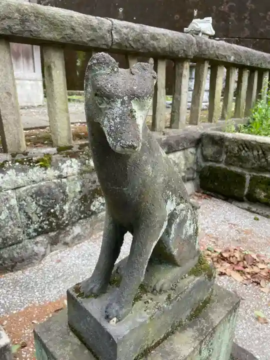 諏訪大神社の{uncategorized: "未分類", other: "その他", undefined: "問題あり", building: "その他建物", grave: "お墓", sacred_gate: "鳥居", guardian: "狛犬", statue: "像", buddha: "仏像", history: "歴史", nature: "自然", garden: "庭園", animal: "動物", pagoda: "塔", temizu: "手水舎", mountain_gate: "山門・神門", sanctuary: "本殿・本堂", subordinate: "末社・摂社", art: "芸術", scenery: "景色", jizo: "地蔵", ema: "絵馬", goshuin: "御朱印", omikuji: "おみくじ", items: "授与品その他", amulet: "お守り", goshuincho: "御朱印帳", eats: "食事", festival: "お祭り", votive_dance: "神楽", shichigosan: "七五三参", wedding: "結婚式", experience: "体験その他", initially: "初詣", around: "周辺", anti_infection: "感染症対策"}