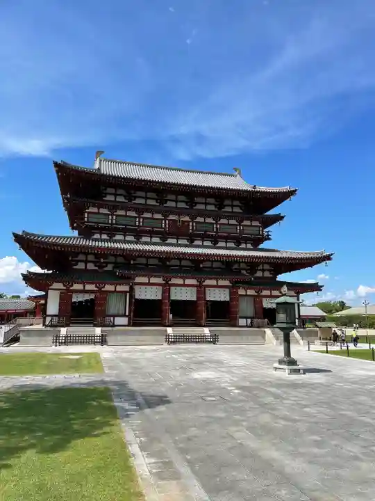 薬師寺の本殿・本堂