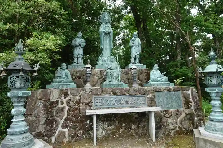 御嶽山大和本宮の仏像