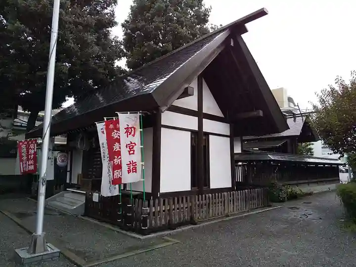 母智丘神社の本殿・本堂