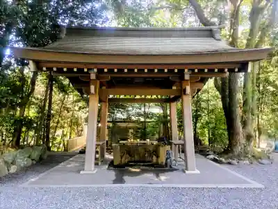 氷上姉子神社（熱田神宮摂社）の{uncategorized: "未分類", other: "その他", undefined: "問題あり", building: "その他建物", grave: "お墓", sacred_gate: "鳥居", guardian: "狛犬", statue: "像", buddha: "仏像", history: "歴史", nature: "自然", garden: "庭園", animal: "動物", pagoda: "塔", temizu: "手水舎", mountain_gate: "山門・神門", sanctuary: "本殿・本堂", subordinate: "末社・摂社", art: "芸術", scenery: "景色", jizo: "地蔵", ema: "絵馬", goshuin: "御朱印", omikuji: "おみくじ", items: "授与品その他", amulet: "お守り", goshuincho: "御朱印帳", eats: "食事", festival: "お祭り", votive_dance: "神楽", shichigosan: "七五三参", wedding: "結婚式", experience: "体験その他", initially: "初詣", around: "周辺", anti_infection: "感染症対策"}