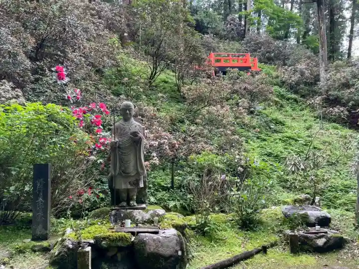 岡寺(龍蓋寺)の{uncategorized: "未分類", other: "その他", undefined: "問題あり", building: "その他建物", grave: "お墓", sacred_gate: "鳥居", guardian: "狛犬", statue: "像", buddha: "仏像", history: "歴史", nature: "自然", garden: "庭園", animal: "動物", pagoda: "塔", temizu: "手水舎", mountain_gate: "山門・神門", sanctuary: "本殿・本堂", subordinate: "末社・摂社", art: "芸術", scenery: "景色", jizo: "地蔵", ema: "絵馬", goshuin: "御朱印", omikuji: "おみくじ", items: "授与品その他", amulet: "お守り", goshuincho: "御朱印帳", eats: "食事", festival: "お祭り", votive_dance: "神楽", shichigosan: "七五三参", wedding: "結婚式", experience: "体験その他", initially: "初詣", around: "周辺", anti_infection: "感染症対策"}