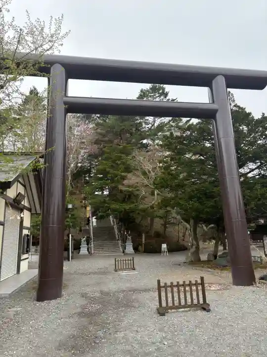千歳神社の{uncategorized: "未分類", other: "その他", undefined: "問題あり", building: "その他建物", grave: "お墓", sacred_gate: "鳥居", guardian: "狛犬", statue: "像", buddha: "仏像", history: "歴史", nature: "自然", garden: "庭園", animal: "動物", pagoda: "塔", temizu: "手水舎", mountain_gate: "山門・神門", sanctuary: "本殿・本堂", subordinate: "末社・摂社", art: "芸術", scenery: "景色", jizo: "地蔵", ema: "絵馬", goshuin: "御朱印", omikuji: "おみくじ", items: "授与品その他", amulet: "お守り", goshuincho: "御朱印帳", eats: "食事", festival: "お祭り", votive_dance: "神楽", shichigosan: "七五三参", wedding: "結婚式", experience: "体験その他", initially: "初詣", around: "周辺", anti_infection: "感染症対策"}