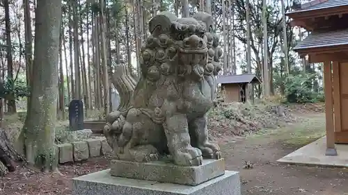 六所神社の狛犬