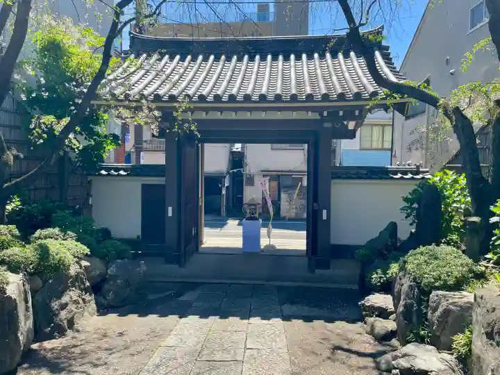 実相院の{uncategorized: "未分類", other: "その他", undefined: "問題あり", building: "その他建物", grave: "お墓", sacred_gate: "鳥居", guardian: "狛犬", statue: "像", buddha: "仏像", history: "歴史", nature: "自然", garden: "庭園", animal: "動物", pagoda: "塔", temizu: "手水舎", mountain_gate: "山門・神門", sanctuary: "本殿・本堂", subordinate: "末社・摂社", art: "芸術", scenery: "景色", jizo: "地蔵", ema: "絵馬", goshuin: "御朱印", omikuji: "おみくじ", items: "授与品その他", amulet: "お守り", goshuincho: "御朱印帳", eats: "食事", festival: "お祭り", votive_dance: "神楽", shichigosan: "七五三参", wedding: "結婚式", experience: "体験その他", initially: "初詣", around: "周辺", anti_infection: "感染症対策"}