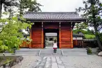 霊鷲院の山門・神門