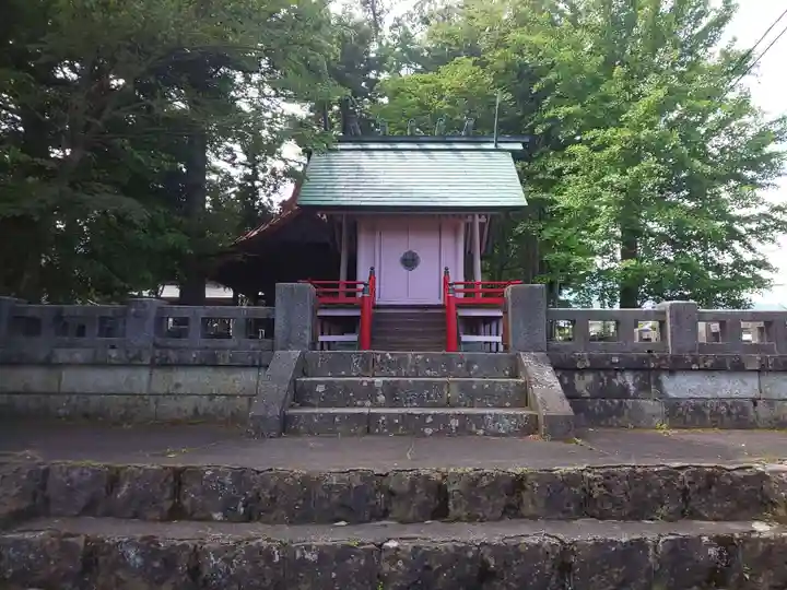 北東本宮小室浅間神社の末社・摂社