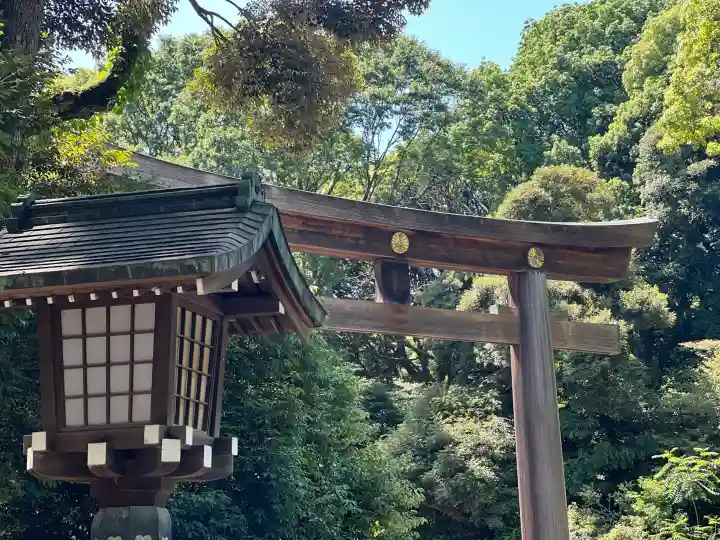 明治神宮の{uncategorized: "未分類", other: "その他", undefined: "問題あり", building: "その他建物", grave: "お墓", sacred_gate: "鳥居", guardian: "狛犬", statue: "像", buddha: "仏像", history: "歴史", nature: "自然", garden: "庭園", animal: "動物", pagoda: "塔", temizu: "手水舎", mountain_gate: "山門・神門", sanctuary: "本殿・本堂", subordinate: "末社・摂社", art: "芸術", scenery: "景色", jizo: "地蔵", ema: "絵馬", goshuin: "御朱印", omikuji: "おみくじ", items: "授与品その他", amulet: "お守り", goshuincho: "御朱印帳", eats: "食事", festival: "お祭り", votive_dance: "神楽", shichigosan: "七五三参", wedding: "結婚式", experience: "体験その他", initially: "初詣", around: "周辺", anti_infection: "感染症対策"}