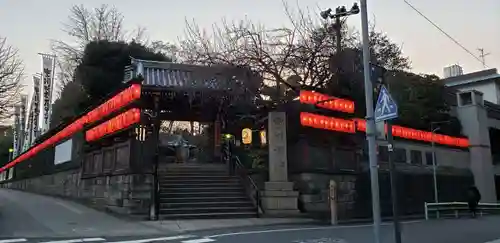 豊川稲荷東京別院の山門・神門