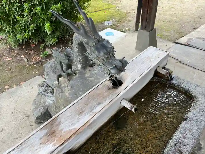 大神神社(花池)の手水舎
