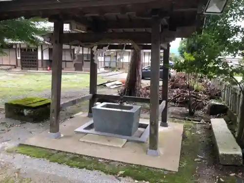 天照玉命神社の手水舎