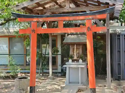 若宮八幡神社の末社