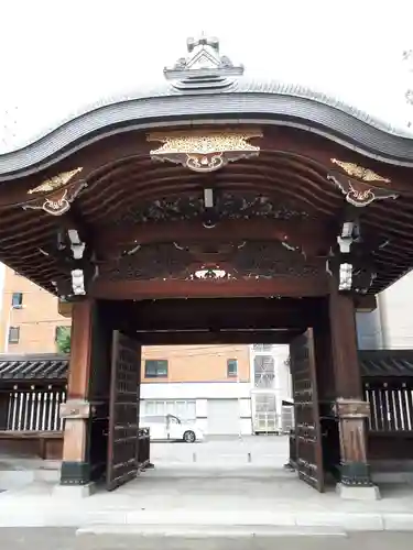 新善光寺の山門