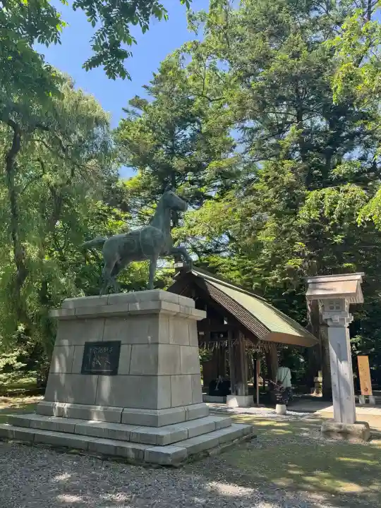 帯廣神社の{uncategorized: "未分類", other: "その他", undefined: "問題あり", building: "その他建物", grave: "お墓", sacred_gate: "鳥居", guardian: "狛犬", statue: "像", buddha: "仏像", history: "歴史", nature: "自然", garden: "庭園", animal: "動物", pagoda: "塔", temizu: "手水舎", mountain_gate: "山門・神門", sanctuary: "本殿・本堂", subordinate: "末社・摂社", art: "芸術", scenery: "景色", jizo: "地蔵", ema: "絵馬", goshuin: "御朱印", omikuji: "おみくじ", items: "授与品その他", amulet: "お守り", goshuincho: "御朱印帳", eats: "食事", festival: "お祭り", votive_dance: "神楽", shichigosan: "七五三参", wedding: "結婚式", experience: "体験その他", initially: "初詣", around: "周辺", anti_infection: "感染症対策"}