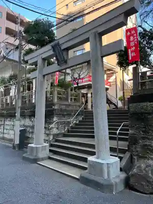 妻戀神社の{uncategorized: "未分類", other: "その他", undefined: "問題あり", building: "その他建物", grave: "お墓", sacred_gate: "鳥居", guardian: "狛犬", statue: "像", buddha: "仏像", history: "歴史", nature: "自然", garden: "庭園", animal: "動物", pagoda: "塔", temizu: "手水舎", mountain_gate: "山門・神門", sanctuary: "本殿・本堂", subordinate: "末社・摂社", art: "芸術", scenery: "景色", jizo: "地蔵", ema: "絵馬", goshuin: "御朱印", omikuji: "おみくじ", items: "授与品その他", amulet: "お守り", goshuincho: "御朱印帳", eats: "食事", festival: "お祭り", votive_dance: "神楽", shichigosan: "七五三参", wedding: "結婚式", experience: "体験その他", initially: "初詣", around: "周辺", anti_infection: "感染症対策"}