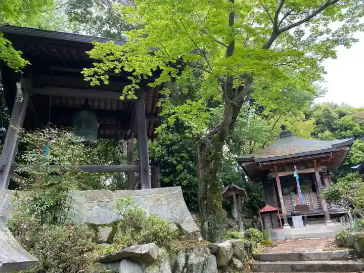 多聞院の{uncategorized: "未分類", other: "その他", undefined: "問題あり", building: "その他建物", grave: "お墓", sacred_gate: "鳥居", guardian: "狛犬", statue: "像", buddha: "仏像", history: "歴史", nature: "自然", garden: "庭園", animal: "動物", pagoda: "塔", temizu: "手水舎", mountain_gate: "山門・神門", sanctuary: "本殿・本堂", subordinate: "末社・摂社", art: "芸術", scenery: "景色", jizo: "地蔵", ema: "絵馬", goshuin: "御朱印", omikuji: "おみくじ", items: "授与品その他", amulet: "お守り", goshuincho: "御朱印帳", eats: "食事", festival: "お祭り", votive_dance: "神楽", shichigosan: "七五三参", wedding: "結婚式", experience: "体験その他", initially: "初詣", around: "周辺", anti_infection: "感染症対策"}