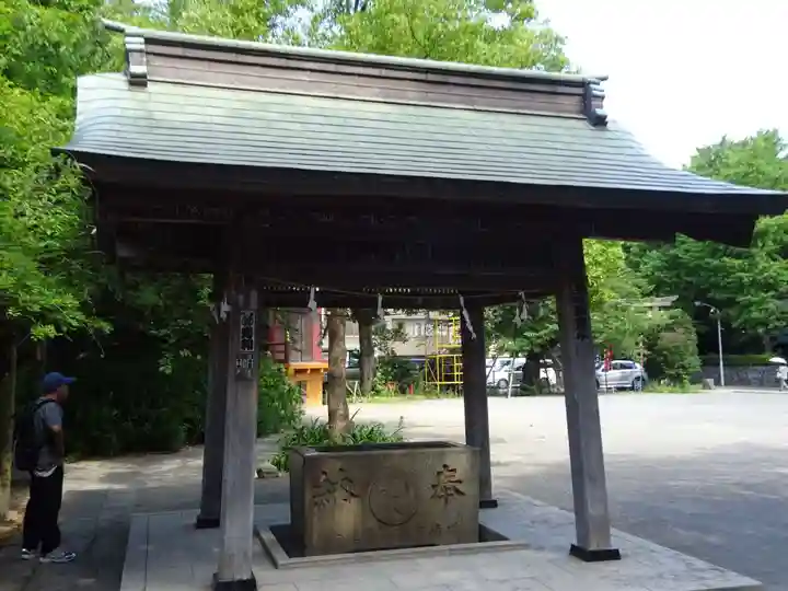 稲毛神社の手水舎