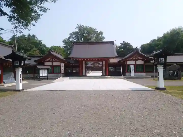 北海道護國神社の山門・神門