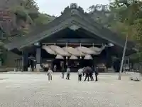 出雲大社の{uncategorized: "未分類", other: "その他", undefined: "問題あり", building: "その他建物", grave: "お墓", sacred_gate: "鳥居", guardian: "狛犬", statue: "像", buddha: "仏像", history: "歴史", nature: "自然", garden: "庭園", animal: "動物", pagoda: "塔", temizu: "手水舎", mountain_gate: "山門・神門", sanctuary: "本殿・本堂", subordinate: "末社・摂社", art: "芸術", scenery: "景色", jizo: "地蔵", ema: "絵馬", goshuin: "御朱印", omikuji: "おみくじ", items: "授与品その他", amulet: "お守り", goshuincho: "御朱印帳", eats: "食事", festival: "お祭り", votive_dance: "神楽", shichigosan: "七五三参", wedding: "結婚式", experience: "体験その他", initially: "初詣", around: "周辺", anti_infection: "感染症対策"}